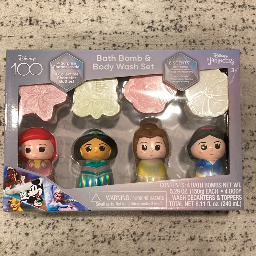 Disney Princess bath bomb and body wash set.**new in box**